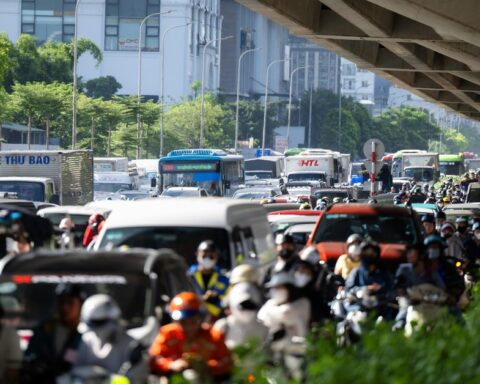 5 ngày nghỉ lễ bắt đầu từ mai: Đường phố Hà Nội và TPHCM lúc này!