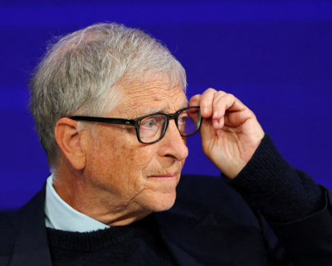 Bill Gates cảnh báo về “thời kỳ biến động nhất lịch sử”: Đề xuất đánh thuế AI và thành lập “khu bảo tồn công việc cho con người”