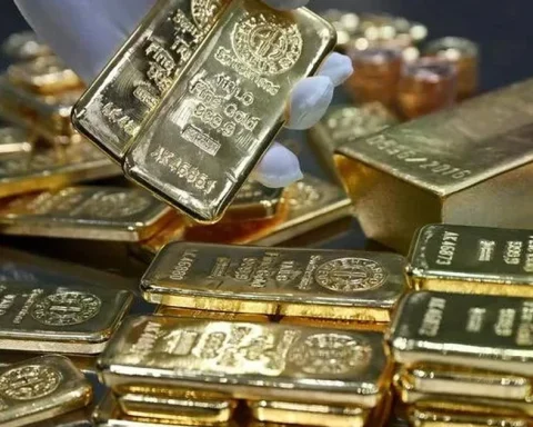 Giọng điệu cứng rắn của Chủ tịch Fed khiến giá vàng lao dốc