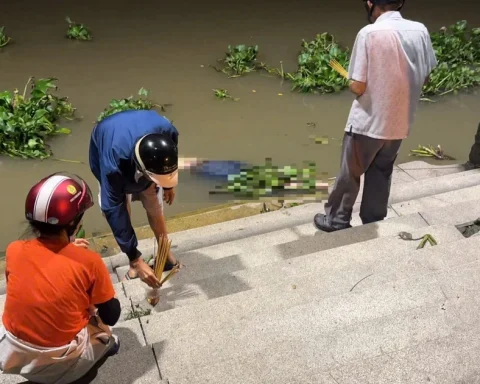 Hai thi thể dạt vào bờ sông Sài Gòn, một người mang theo cục bê tông