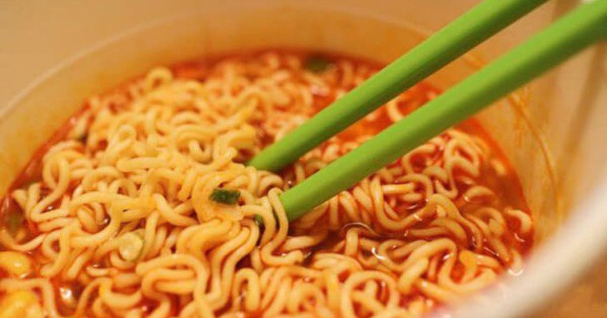 3 thói quen ăn mì tôm cần bỏ ngay