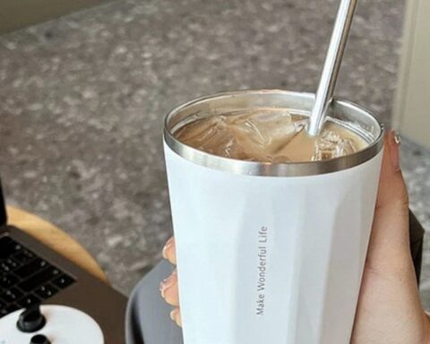 Lời khuyên cho những người thường xuyên đựng trà, cà phê trong bình giữ nhiệt