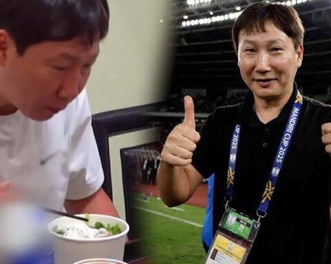 Chuyện về HLV Kim Sang-sik: Bát phở sáng quen thuộc, mảnh đất xa lạ bỗng hóa quê hương