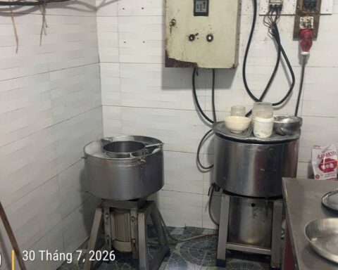 Khởi tố nhân viên xưởng giò chả Vũ Thị Hường SN 1968