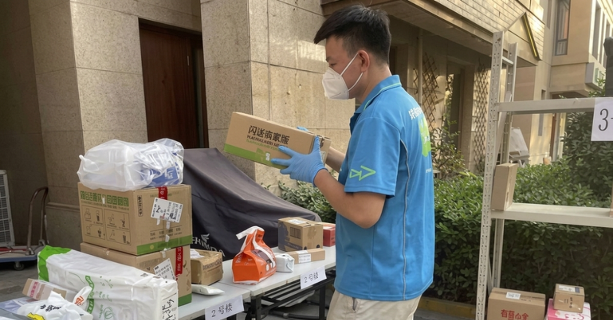 Được tip 136 nghìn đồng, shipper bật khóc: “Tôi vốn chỉ kiếm được 4.100 đồng cho mỗi đơn hàng giao thành công”