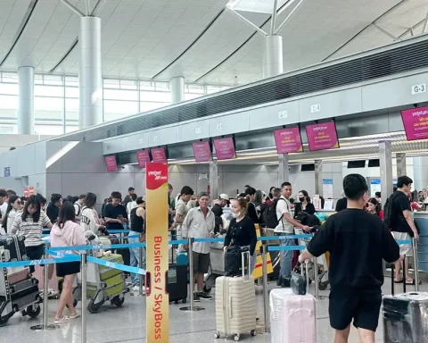 Sân bay Tân Sơn Nhất dự kiến phục vụ hơn 113.000 hành khách trong ngày 30-8