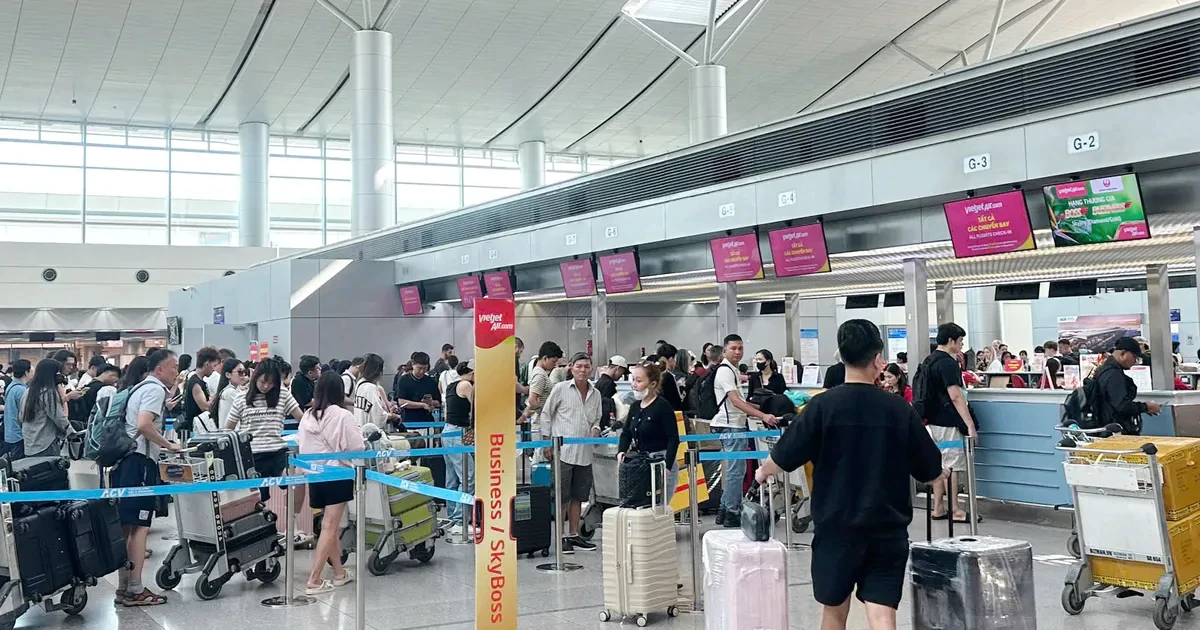 Sân bay Tân Sơn Nhất dự kiến phục vụ hơn 113.000 hành khách trong ngày 30-8
