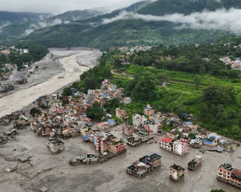 Câu hỏi thắc mắc sau trận lũ quét: Sao Trung Quốc xây quá nhiều thứ trên Himalaya, bao gồm cả siêu đập 168 tỷ USD?