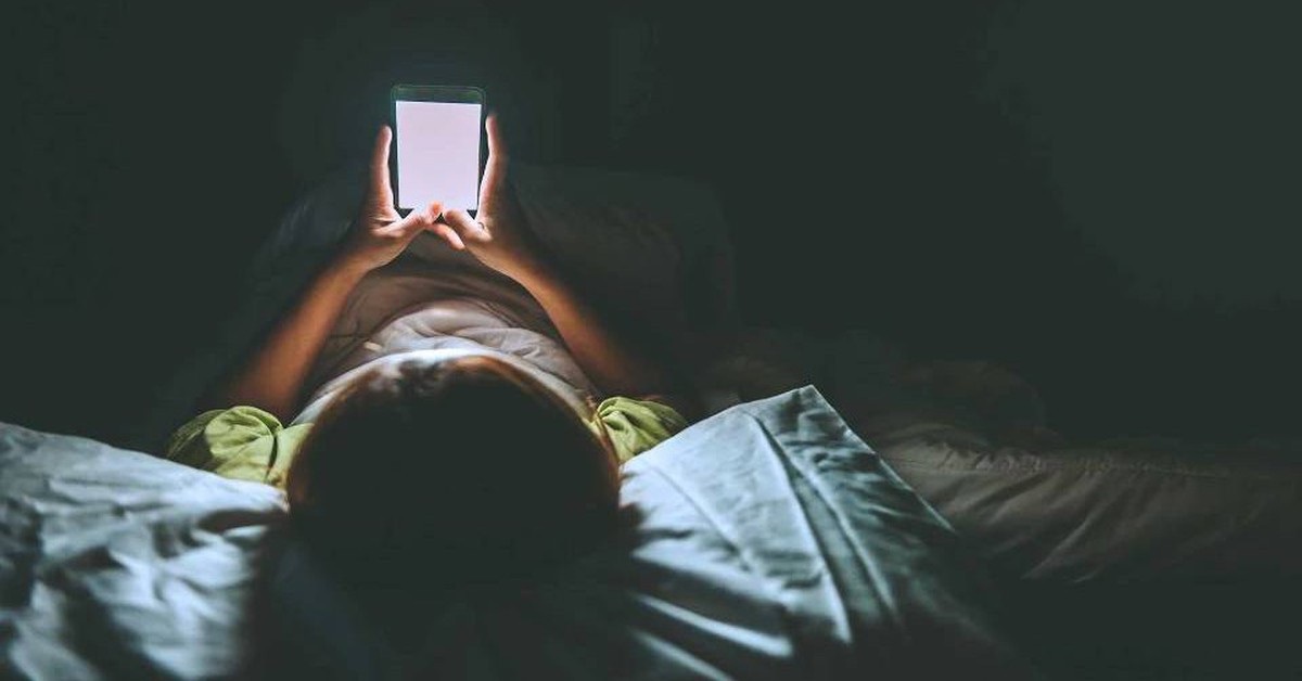 Lời khuyên cho những người dùng điện thoại trước khi ngủ