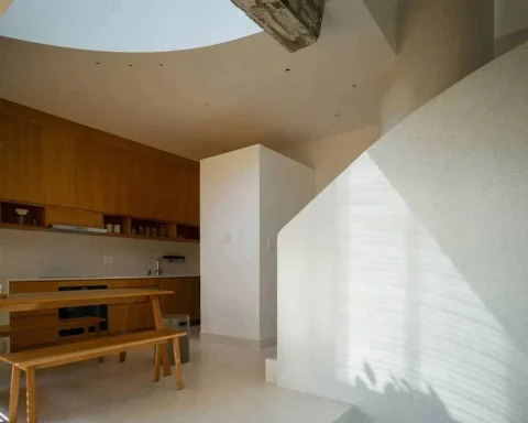 Nhà cuối hẻm gây ấn tượng với cầu thang xoắn