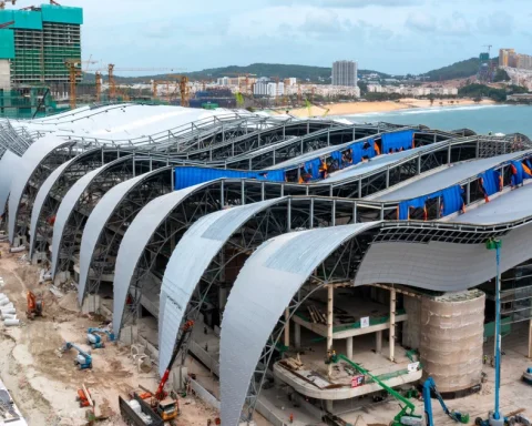 Thi công xuyên kỳ nghỉ lễ trên đại công trường ở Phú Quốc