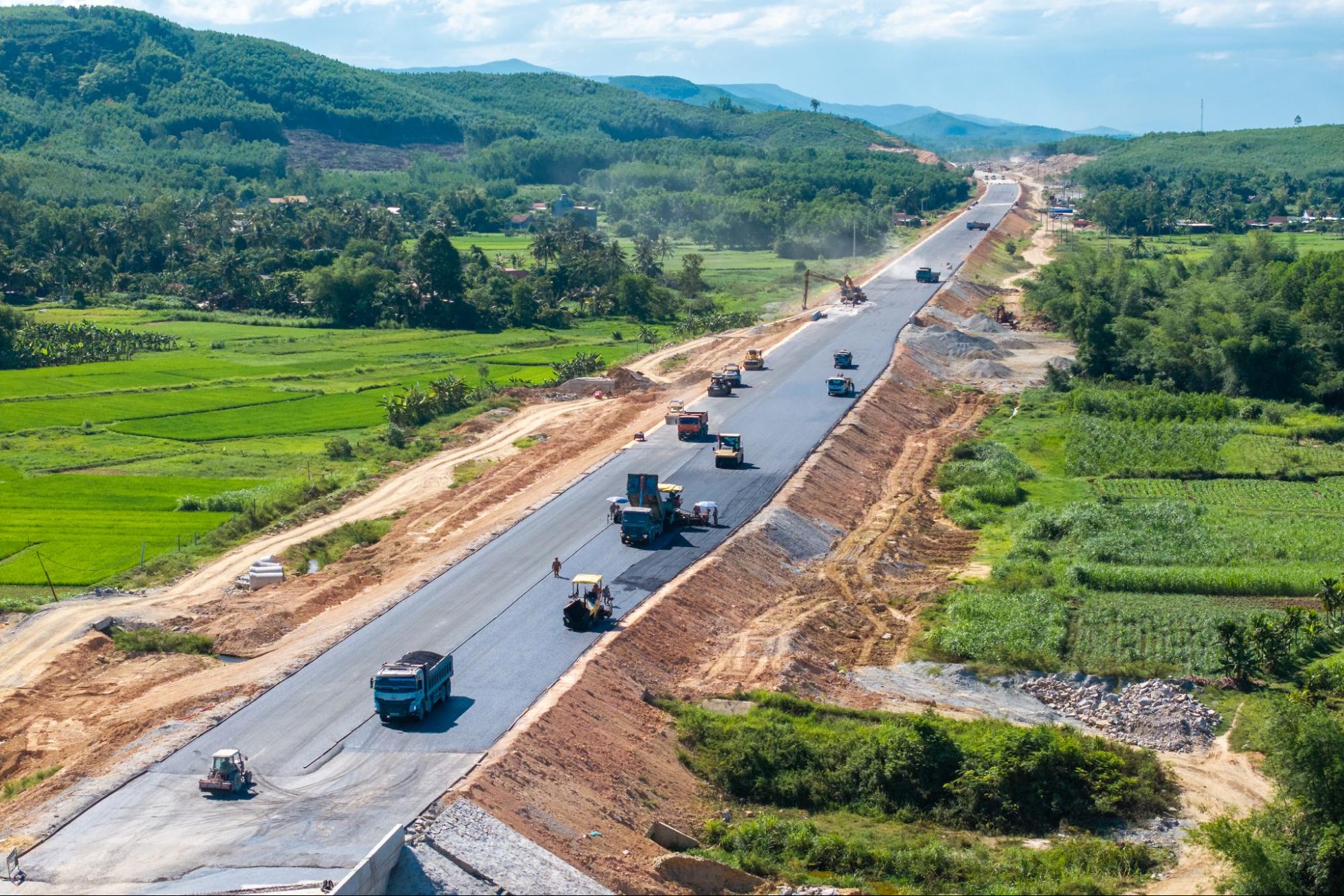 Cuộc lột xác của doanh nghiệp xây dựng Việt Nam: Từ làm thuê trên sân nhà đến tổng thầu các siêu dự án tỷ USD- Ảnh 10. Cuộc lột xác của doanh nghiệp xây dựng Việt Nam: Từ làm thuê trên sân nhà đến tổng thầu các siêu dự án tỷ USD- Ảnh 10.