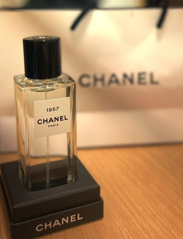 Cõi mạng rần rần truy lùng chai "nước hoa chiêu tài" mang tên 1957: Chanel không tốn một đồng quảng cáo, doanh số vẫn tăng 8%- Ảnh 1.