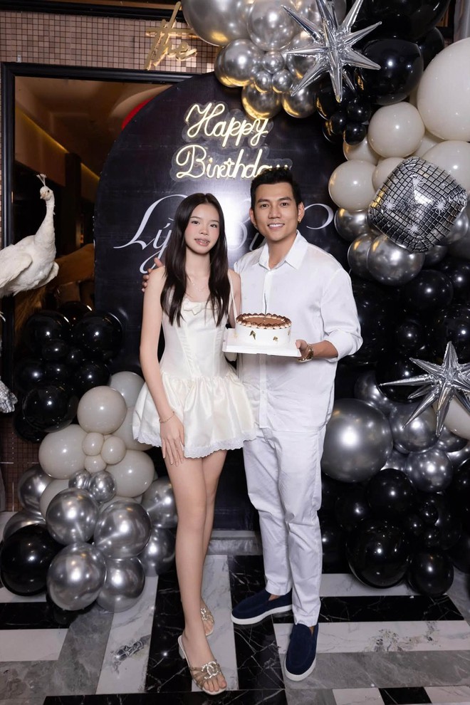 Con gái Phương Trinh Jolie trổ mã xinh xắn, cao lớn gần bằng cha dượng ai cũng ngỡ ngàng- Ảnh 2.