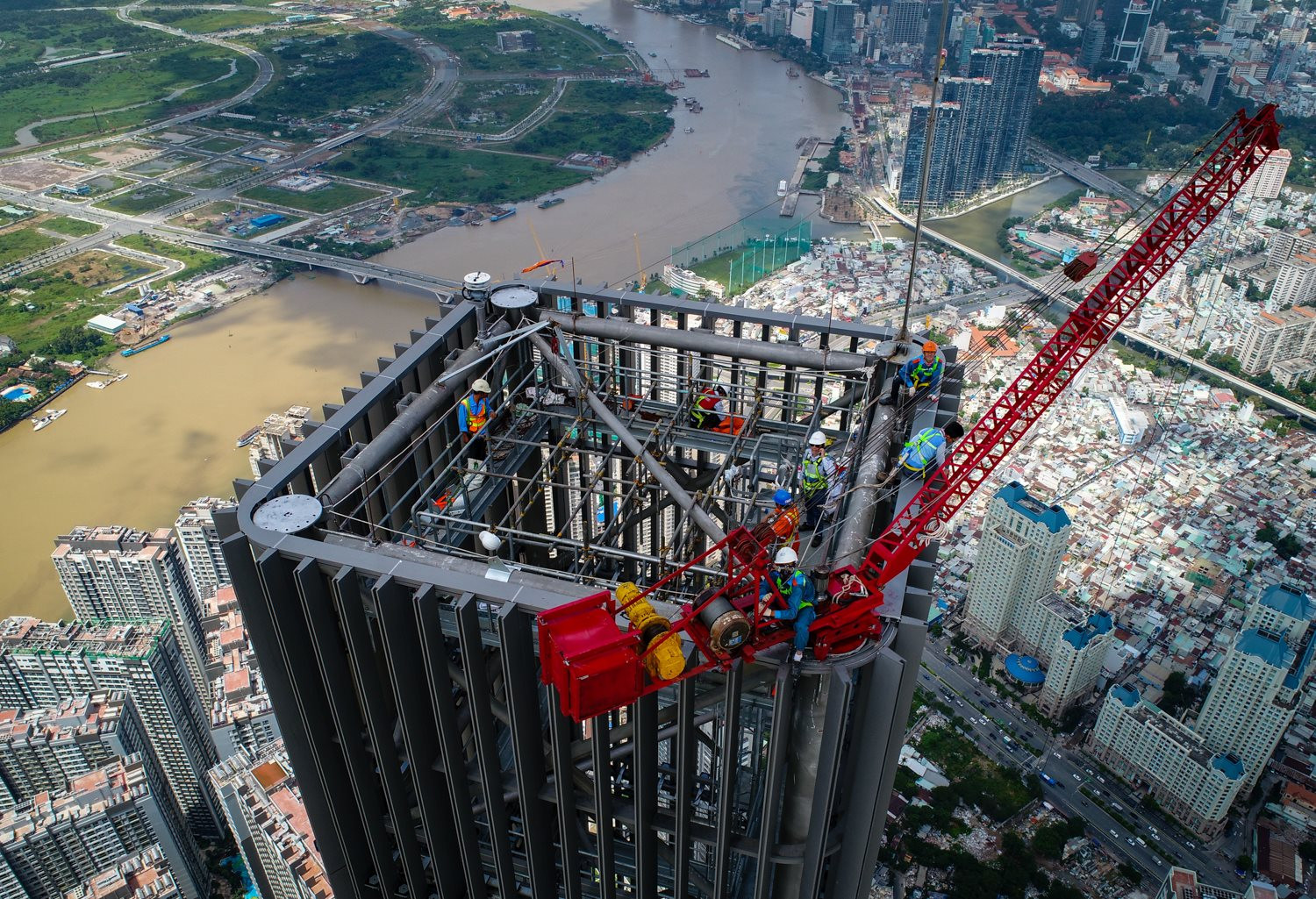 Tòa tháp chọc trời “ngốn” nhiều thép nhất Việt Nam: Cần tới 52.000 tấn, gấp hơn 5 lần tháp Eiffel và gần 10 lần cầu Long Biên- Ảnh 3.