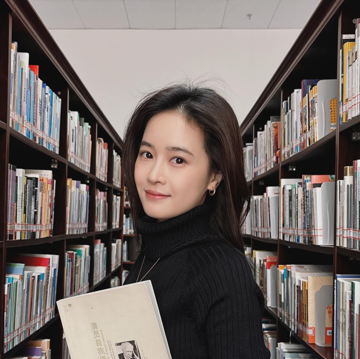 Mỹ nhân bí ẩn nhất Vbiz: Học cùng trường với Chương Tử Di và Đường Yên, bí mật kết hôn không ai hay biết- Ảnh 2.