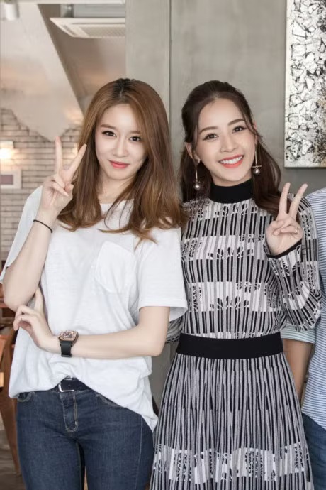 Mỹ nhân duy nhất được báo Hàn tung hô là "Kim Tae Hee Việt Nam", đẹp đến nỗi ai đứng cạnh cũng hoá phông nền- Ảnh 1.
