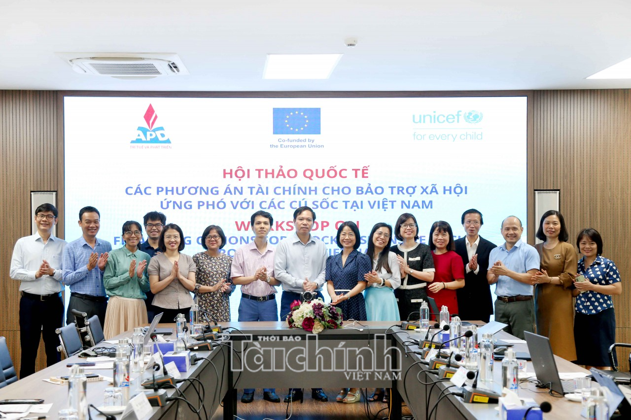 Tìm giải pháp tài chính cho bảo trợ xã hội ứng phó với cú sốc tại Việt Nam Tìm giải pháp tài chính cho bảo trợ xã hội ứng phó với cú sốc tại Việt Nam