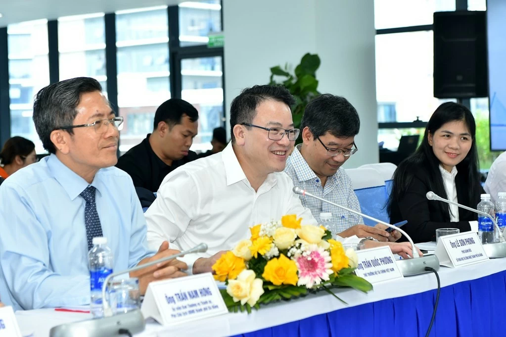 Mở không gian hợp tác Việt Nam - Lào trong chuyển đổi số, bán dẫn và AI