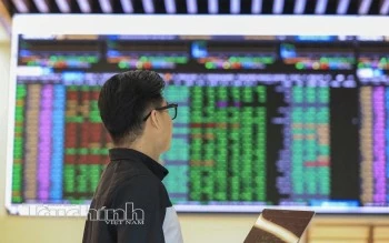 Chứng khoán ngày 26/8: VN-Index tăng điểm mạnh, chinh phục mốc 1.800 điểm