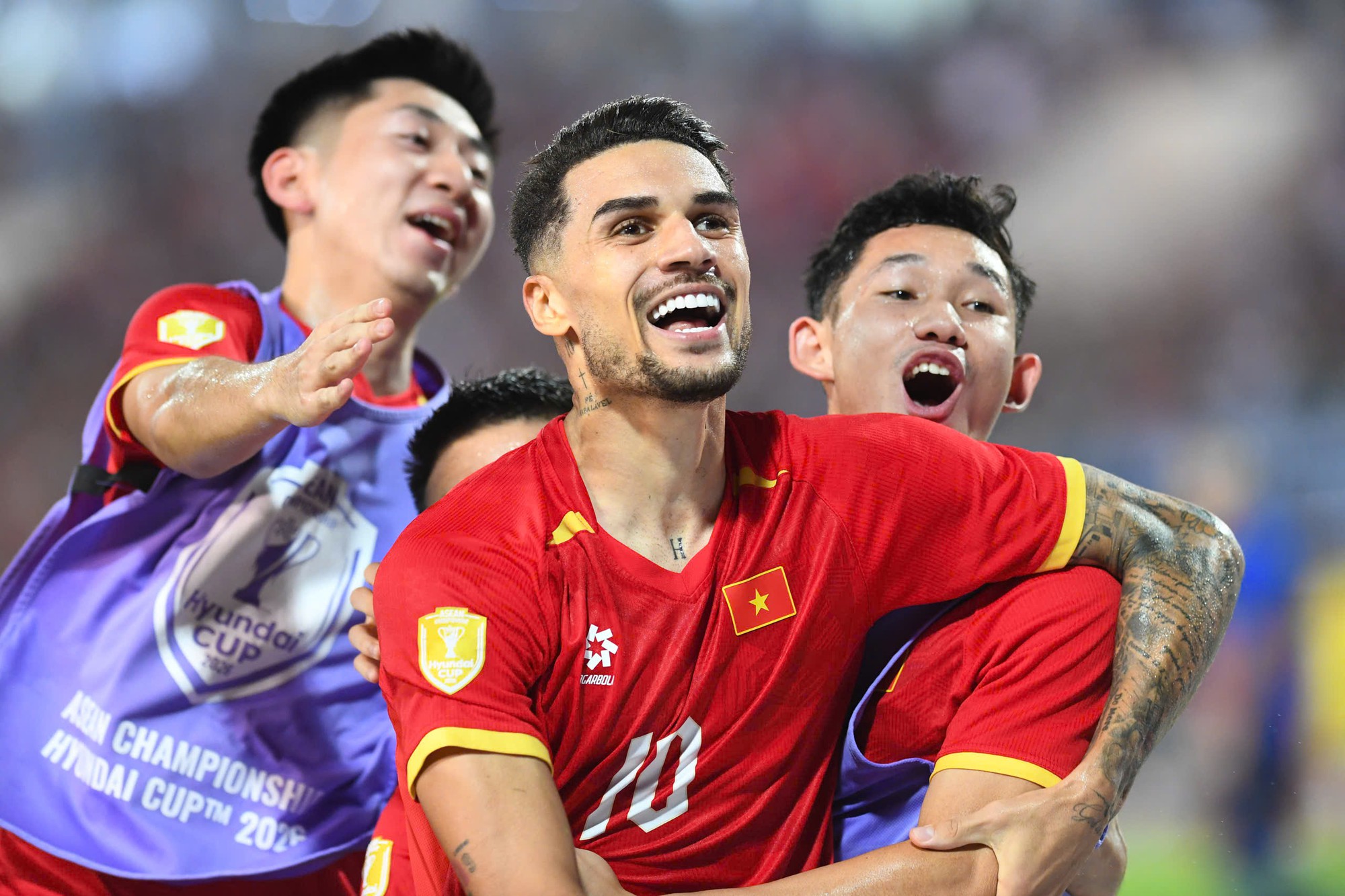 Món quà đặc biệt của Đội tuyển Việt Nam sau khi đánh bại Thái Lan, vô địch ASEAN Cup 2026- Ảnh 3.