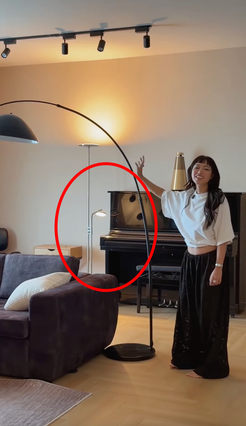 Binz đến tổ ấm mới của Châu Bùi- Ảnh 3.