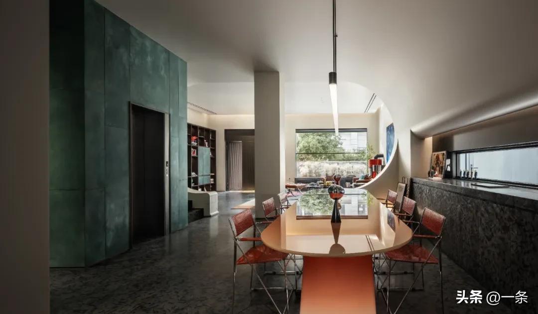 Cặp vợ chồng trung niên sống trong căn nhà 700m² nhưng mỗi người một tầng: Sau cùng, hôn nhân lại dễ chịu hơn- Ảnh 2.