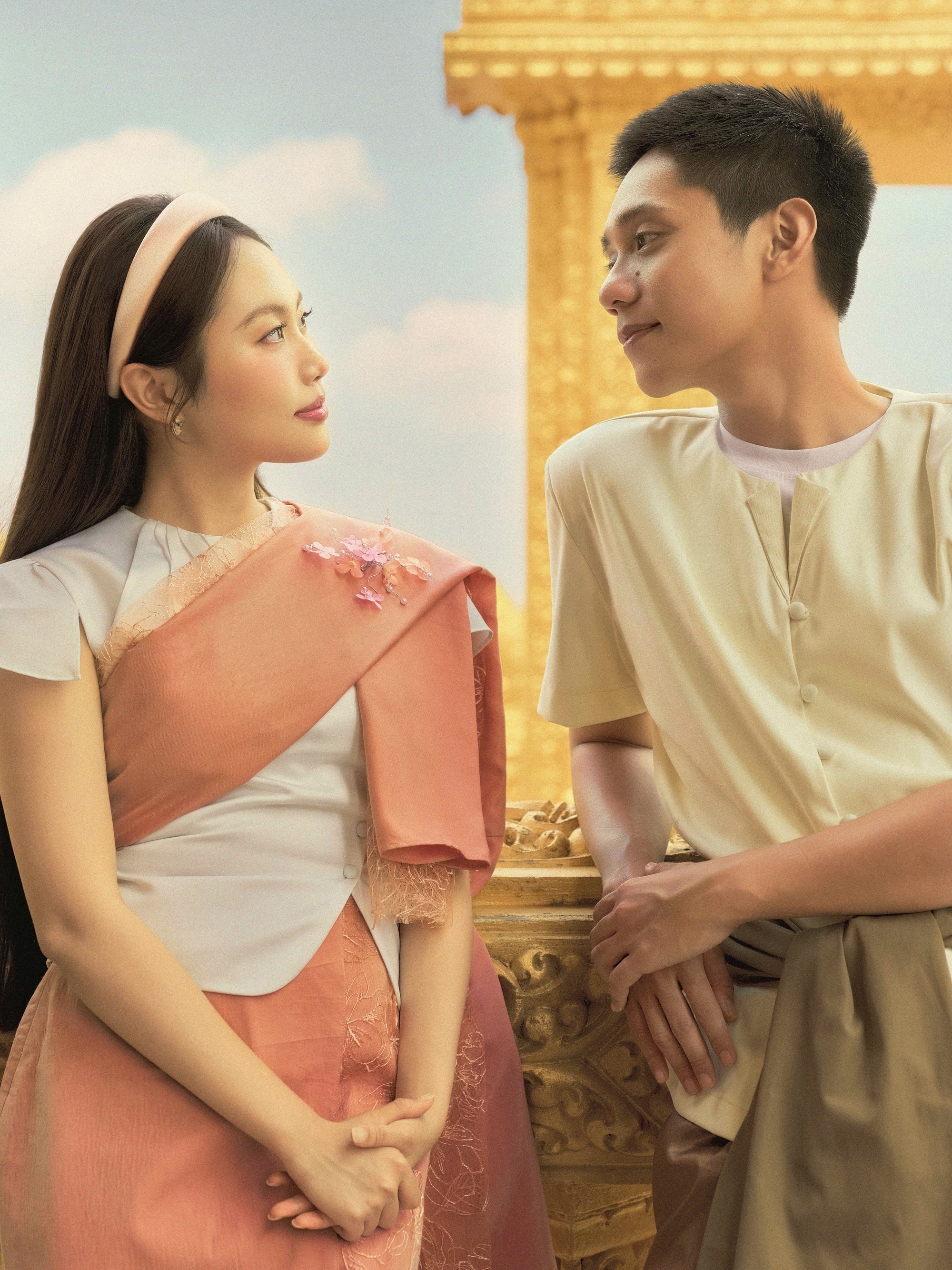 Tự hào nghệ sĩ Việt làm văn hóa vùng miền viral: Cô dâu Khmer Phương Mỹ Chi đẹp lộng lẫy, Hoàng Thùy Linh xưng vương với chất liệu Tây Bắc- Ảnh 3.