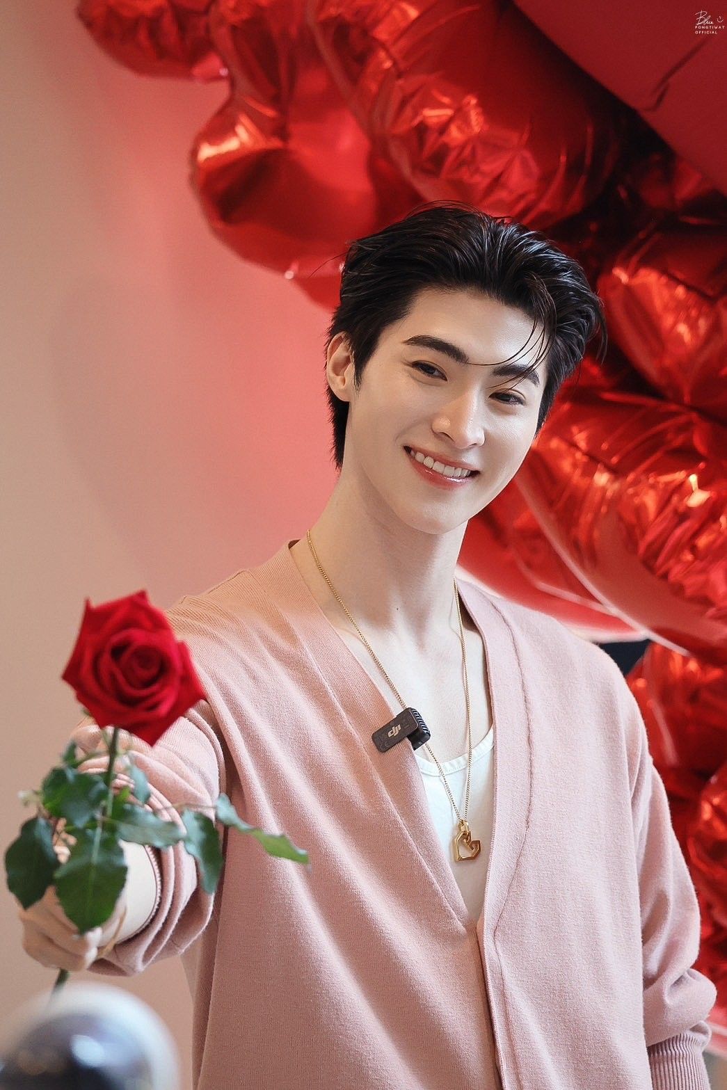"Tình trẻ" tin đồn của Lisa: Cao 1m83, visual sáng bừng hút hơn 2,5 triệu fan- Ảnh 11.