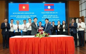 Bộ Tài chính bàn giao các dự án hợp tác đầu tư xây dựng cơ sở đào tạo ngành Tài chính tại Lào Bộ Tài chính bàn giao các dự án hợp tác đầu tư xây dựng cơ sở đào tạo ngành Tài chính tại Lào