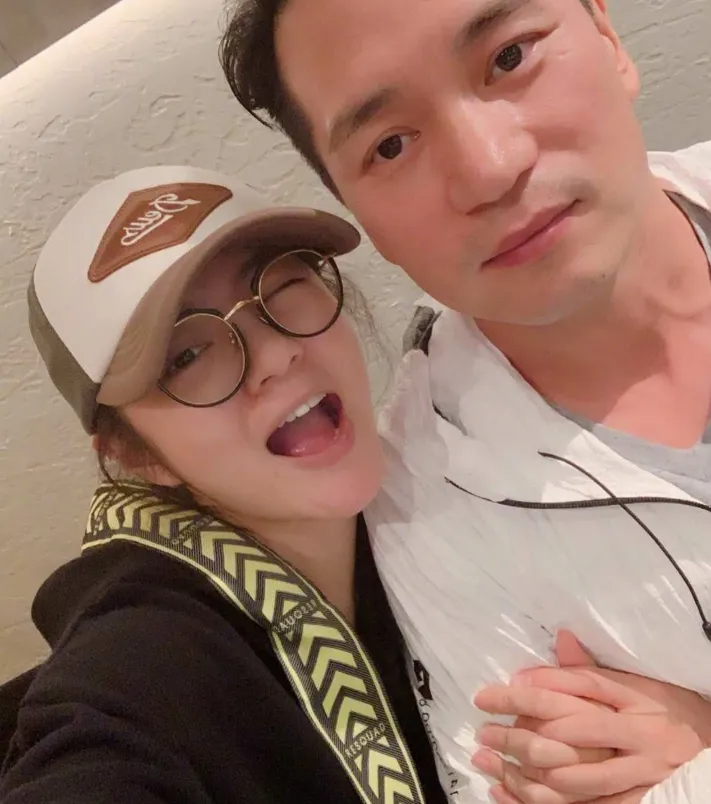 "Nữ diễn viên phim giờ vàng" khốn khổ, phải nuôi 2 con gái riêng của chồng đại gia vướng lao lý- Ảnh 2.
