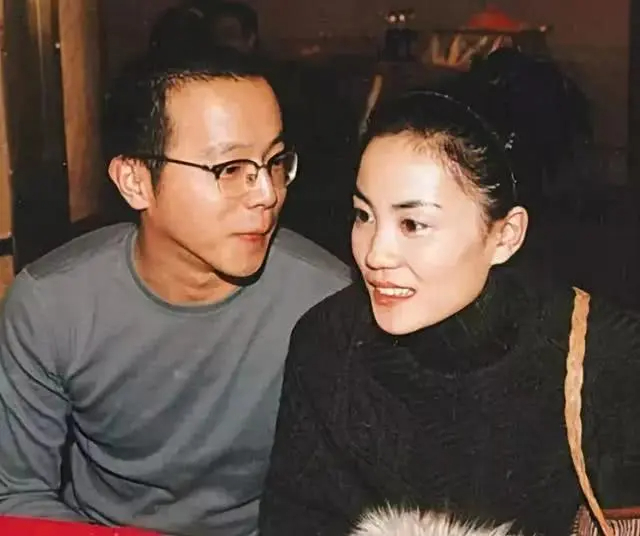 Không thể nhận ra "nam thần trong mộng của hàng triệu cô gái" sau khi bỏ showbiz ra biển sống- Ảnh 8.