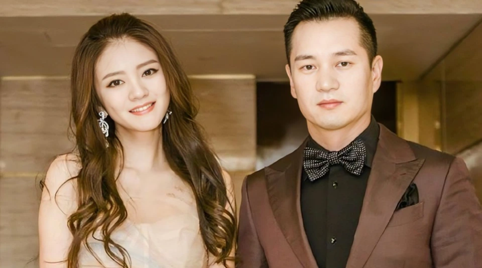 "Nữ diễn viên phim giờ vàng" khốn khổ, phải nuôi 2 con gái riêng của chồng đại gia vướng lao lý- Ảnh 1.