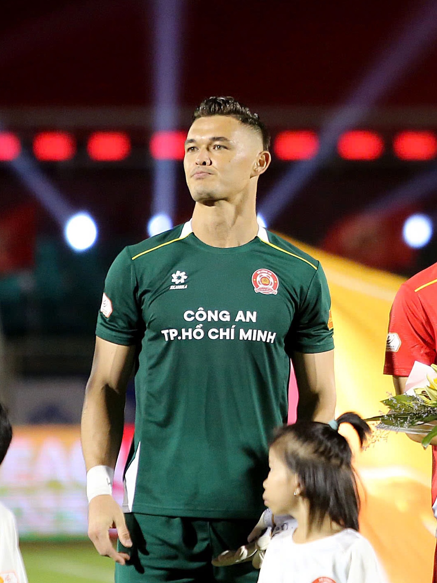 Lê Giang Patrik: Người gác đền mang lời hứa của cha đi hết nửa vòng trái đất - Ảnh 4.