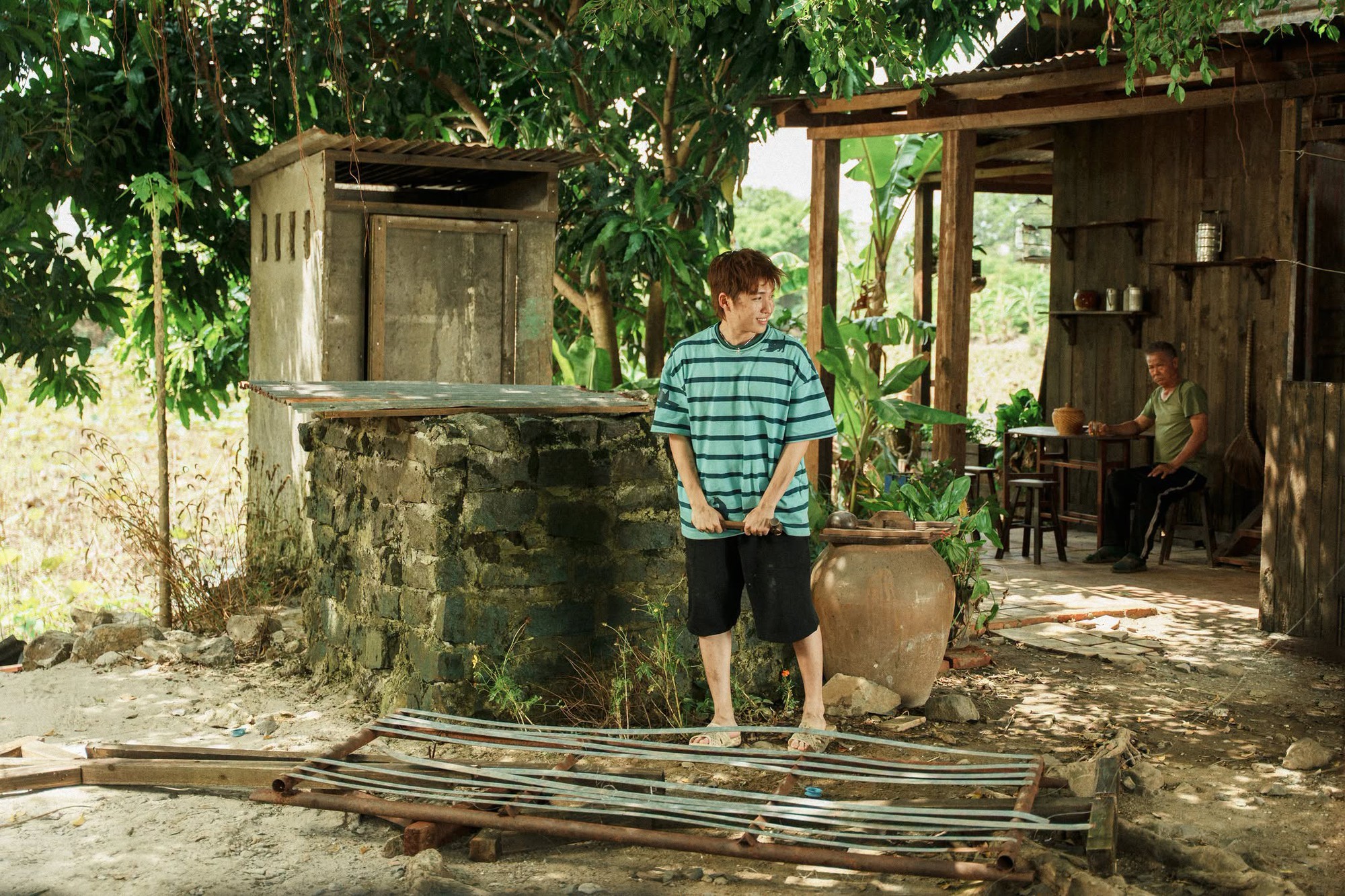 Đường đua phim lễ 2/9 kỳ lạ: Bom tấn trăm tỷ thất thế trước phim ngoại, bất ngờ nối tiếp bất ngờ- Ảnh 2.