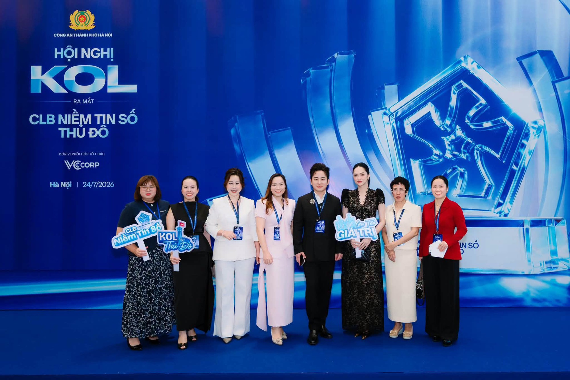Từ Bắc vào Nam, mạng lưới 34 Câu lạc bộ Niềm tin số chính thức ra mắt tại KOL Summit 2026 - Ảnh 1.