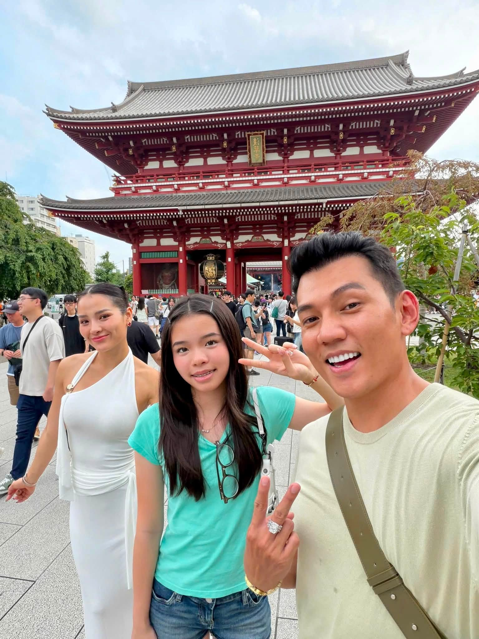 Con gái Phương Trinh Jolie trổ mã xinh xắn, cao lớn gần bằng cha dượng ai cũng ngỡ ngàng- Ảnh 7.