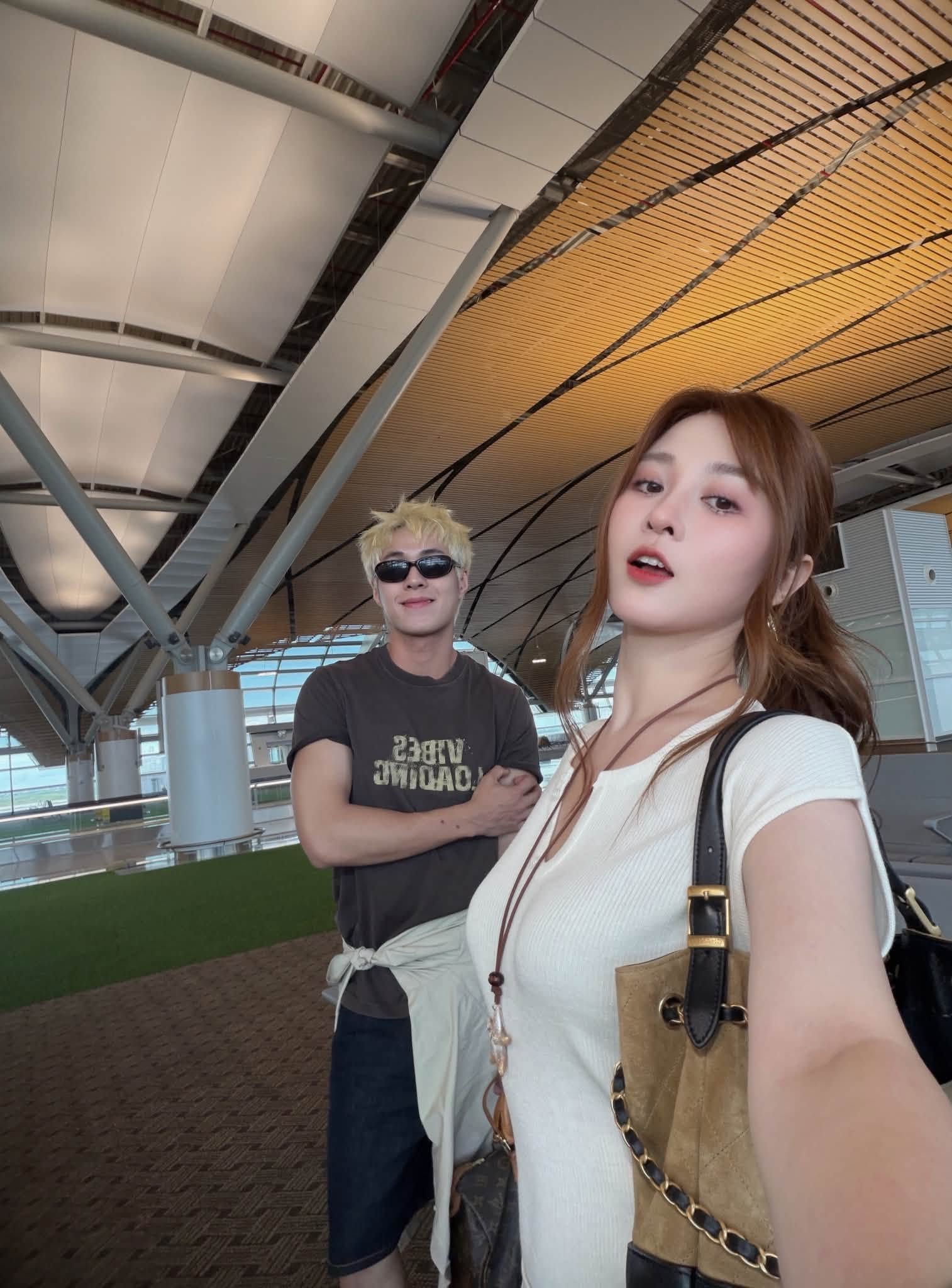 Cặp Anh trai - diễn viên hơn 7 tuổi xưng hô vợ chồng, lộ bằng chứng đang sống chung- Ảnh 4.