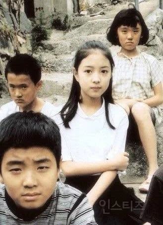 Cô gái đẹp đến độ bố mẹ phải cho vào showbiz vì sợ bị bắt cóc, giờ thành mỹ nhân cổ trang màn ảnh Hàn- Ảnh 3.