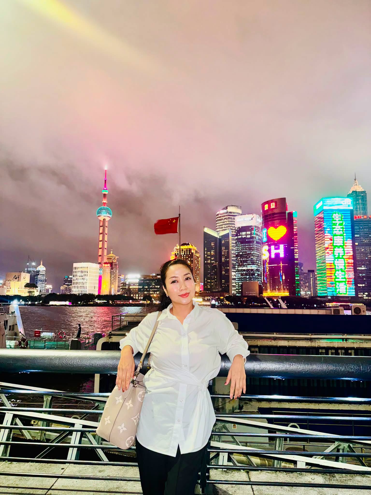Ốc Thanh Vân rời Việt Nam- Ảnh 1.