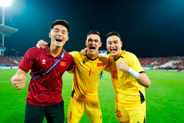 Tuyển thủ Việt Nam 2 lần vô địch ASEAN Cup nhưng chưa thi đấu phút nào- Ảnh 2.
