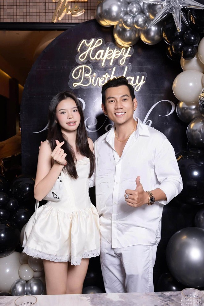 Con gái Phương Trinh Jolie trổ mã xinh xắn, cao lớn gần bằng cha dượng ai cũng ngỡ ngàng- Ảnh 4.