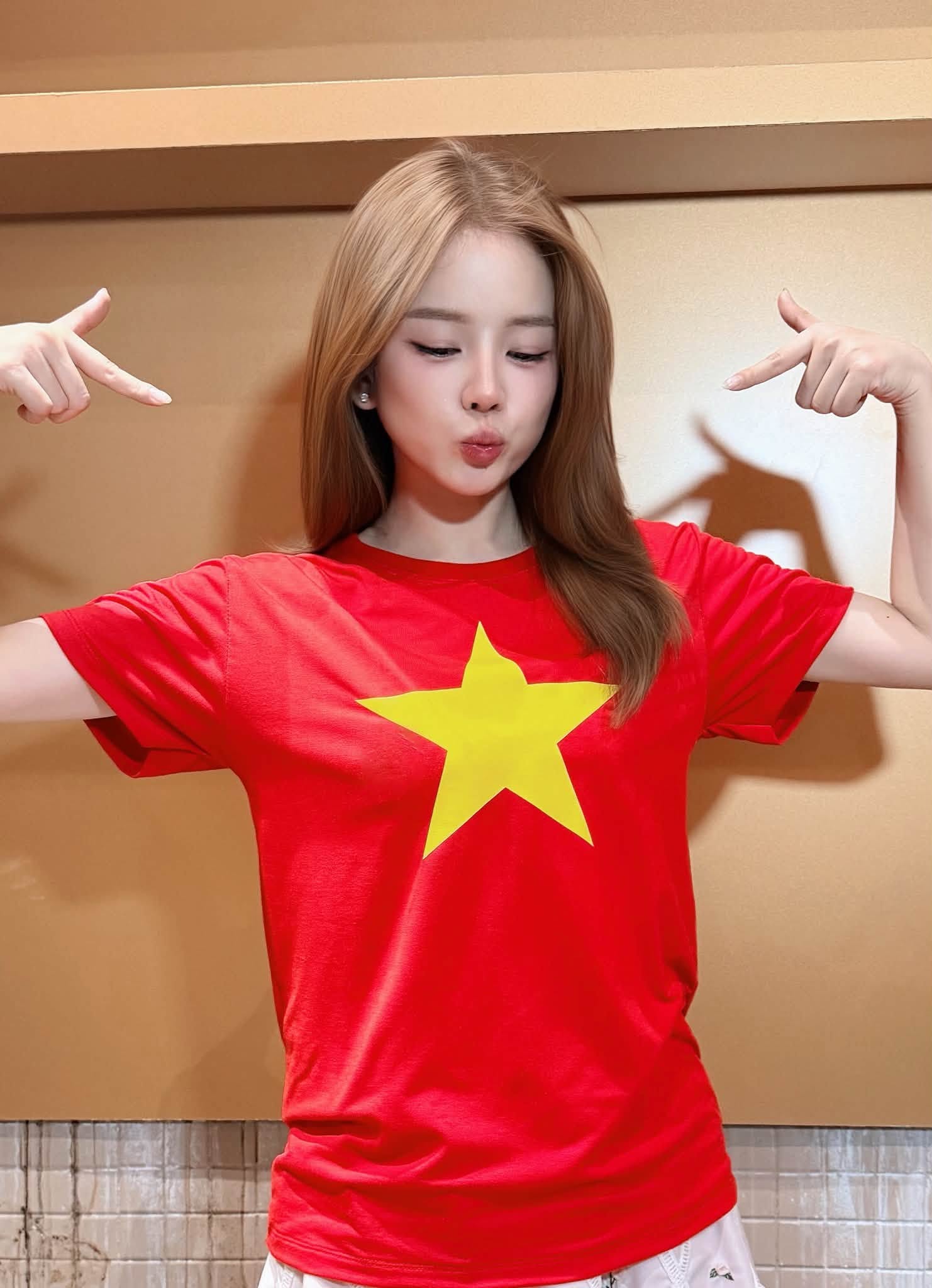 NS Quyền Linh - Lan Ngọc và cả showbiz hướng về SVĐ Mỹ Đình, 1 nữ diễn viên công khai người yêu nếu ĐT Việt Nam vô địch - Ảnh 6.