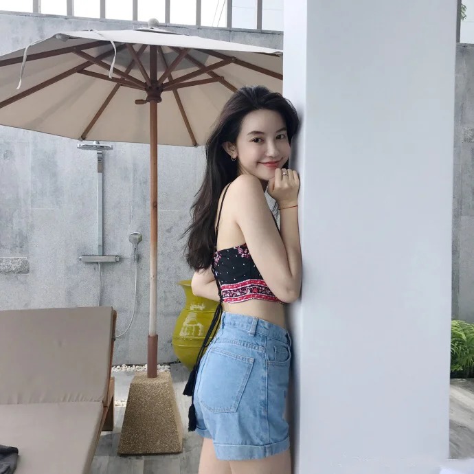 Mỹ nhân SN 1988 “cặp” đại gia, nổi loạn đòi danh phận khiến vợ chủ tịch phải lên tiếng dằn mặt - Ảnh 2.