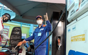 Giá xăng dầu và giá lương thực, thực phẩm “hạ nhiệt