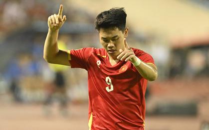 Lý do Đình Bắc bất ngờ bị HLV Kim Sang-sik thay ra ngay trong hiệp một trận gặp Singapore