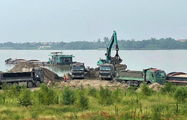 Gỡ “điểm nghẽn” đất ven sông, khơi nguồn lực phát triển