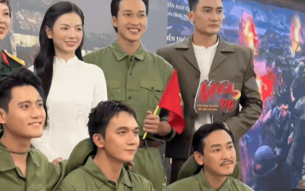 Nam diễn viên khổ nhất Vbiz là đây: Muốn đẹp nhưng không ai cho phép, 6 múi cũng bị ép thành màn hình phẳng- Ảnh 9.