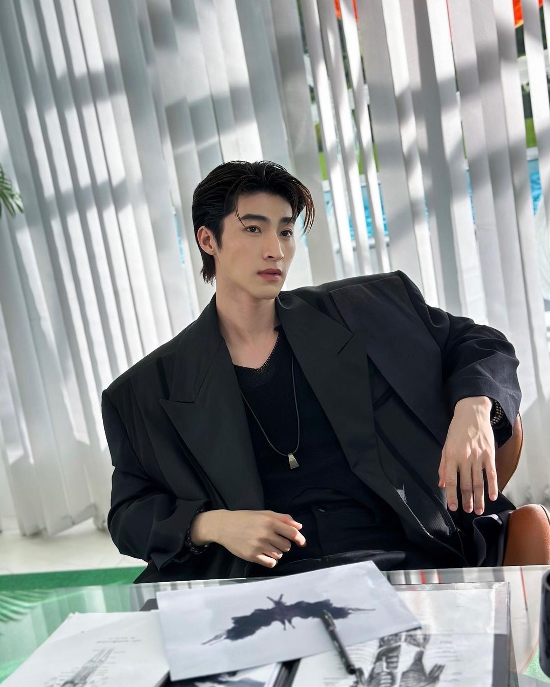 "Tình trẻ" tin đồn của Lisa: Cao 1m83, visual sáng bừng hút hơn 2,5 triệu fan- Ảnh 13.