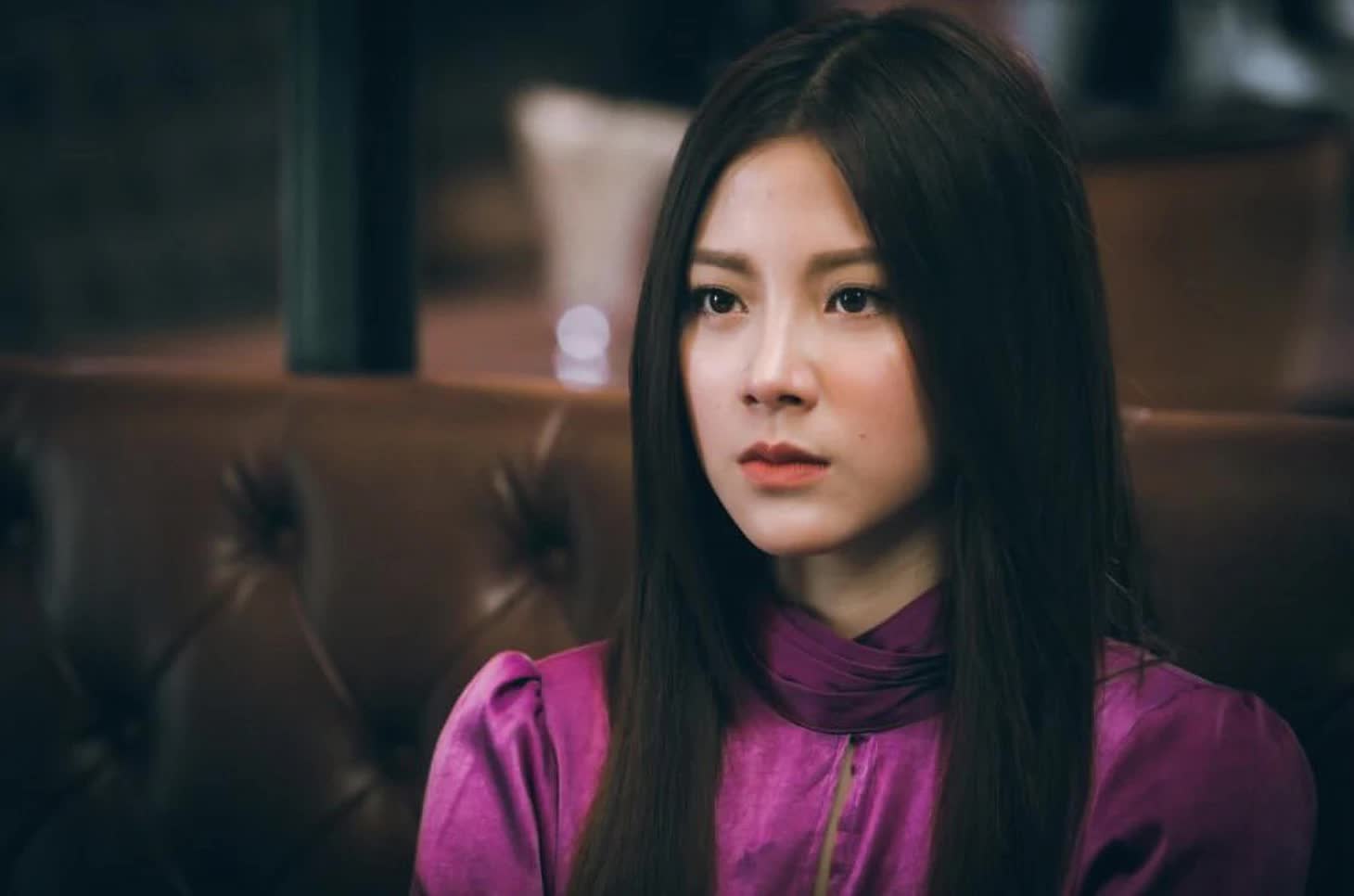 Công chúa Vbiz cứ để tóc thẳng, son đỏ là thần: Visual sắc lẹm kiêu sa, thua Baifern Pimchanok mỗi cái tuổi- Ảnh 3.
